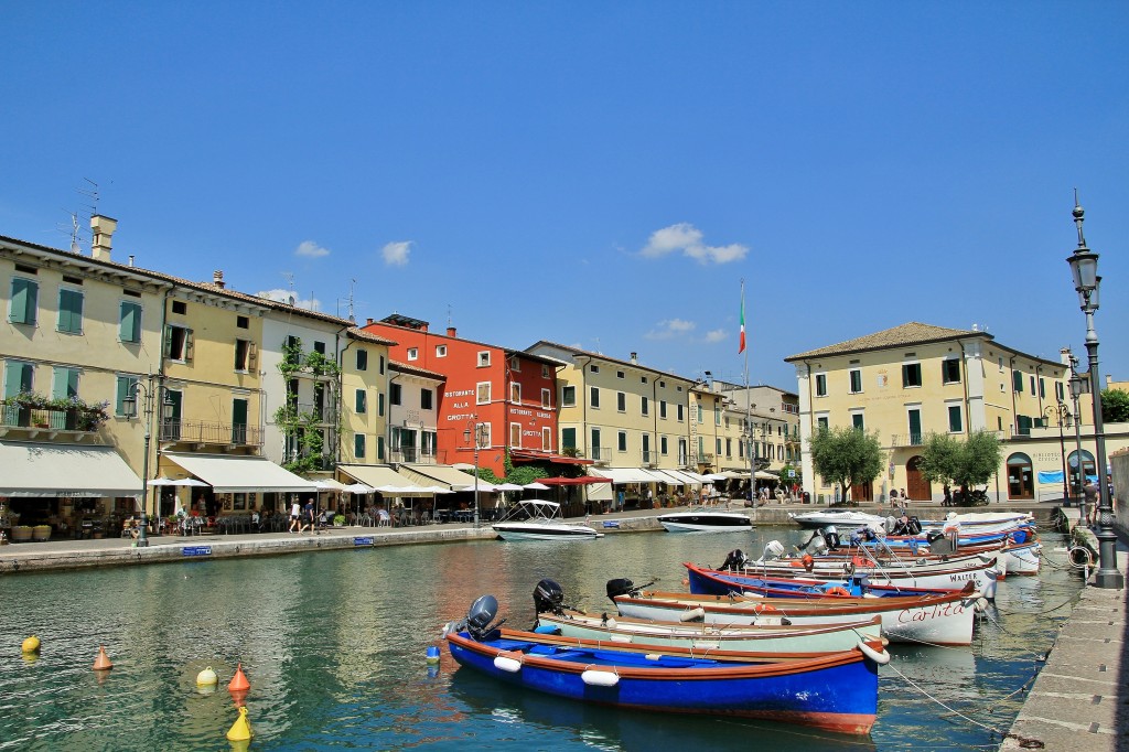 Foto: Centro histórico - Lazise (Veneto), Italia
