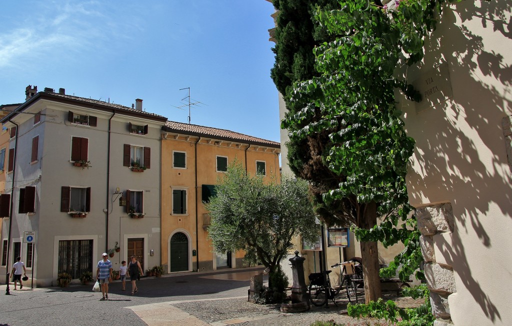 Foto: Centro histórico - Lazise (Veneto), Italia