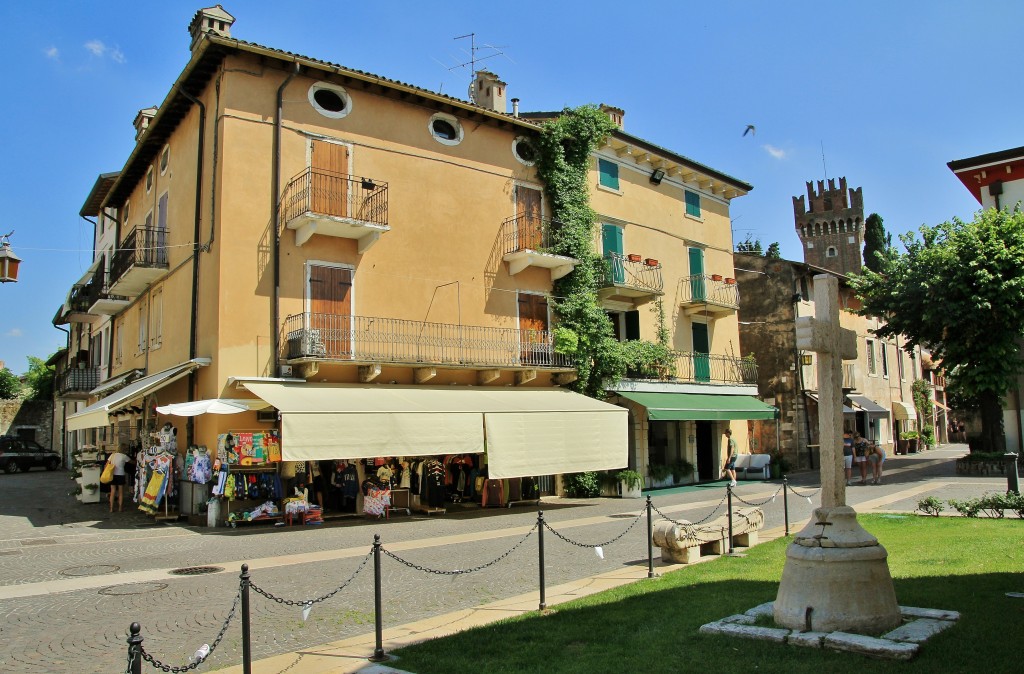 Foto: Centro histórico - Lazise (Veneto), Italia