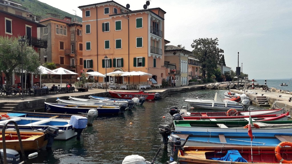 Foto: Centro histórico - Brenzone (Veneto), Italia