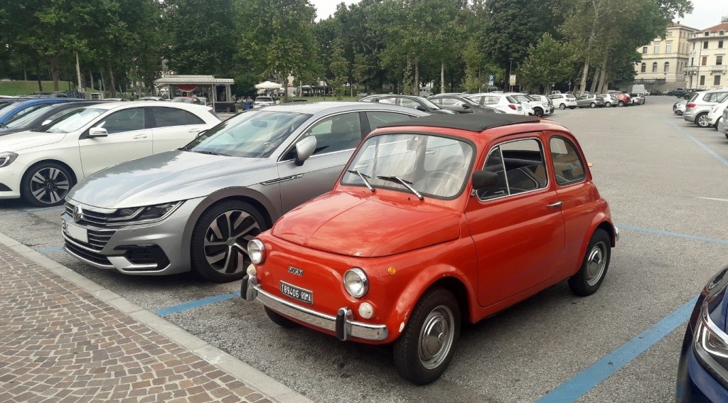 Foto: Buscar las 7 diferencias - Udine (Friuli Venezia Giulia), Italia