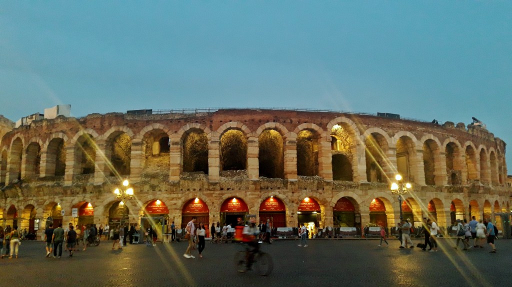 Foto: Anochecer - Verona (Veneto), Italia
