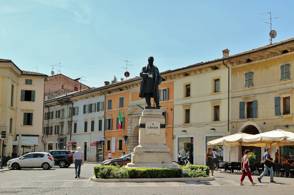 Foto: Plaza Cavour - Verona (Veneto), Italia