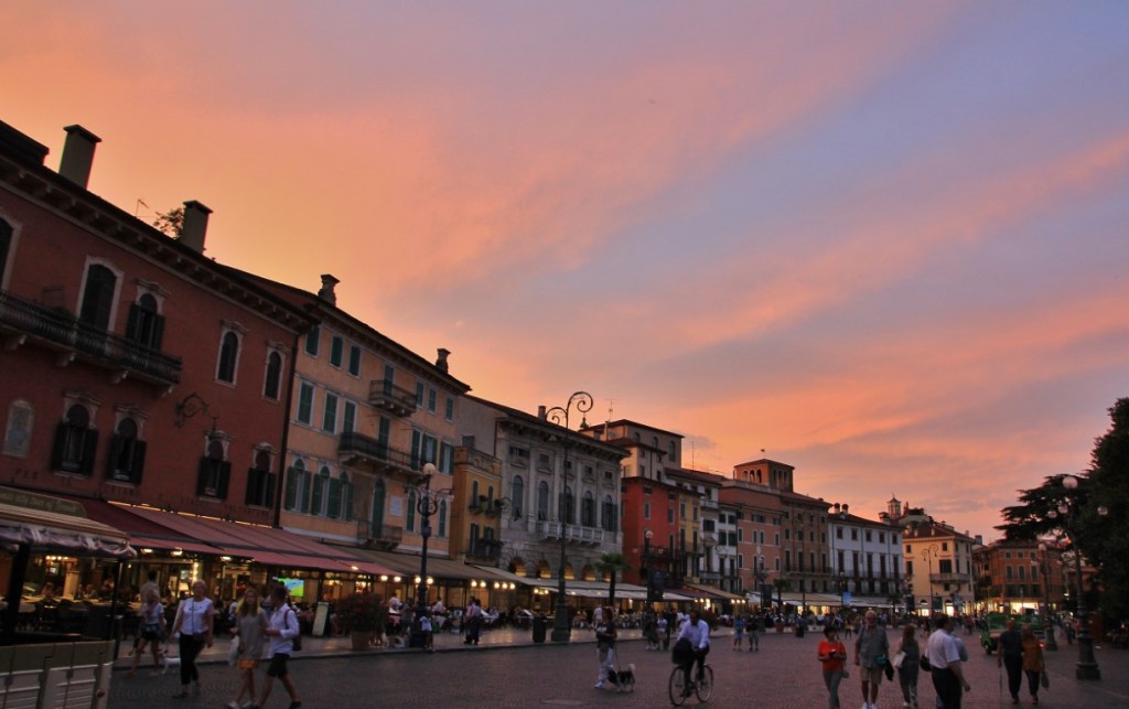 Foto: Anochecer - Verona (Veneto), Italia