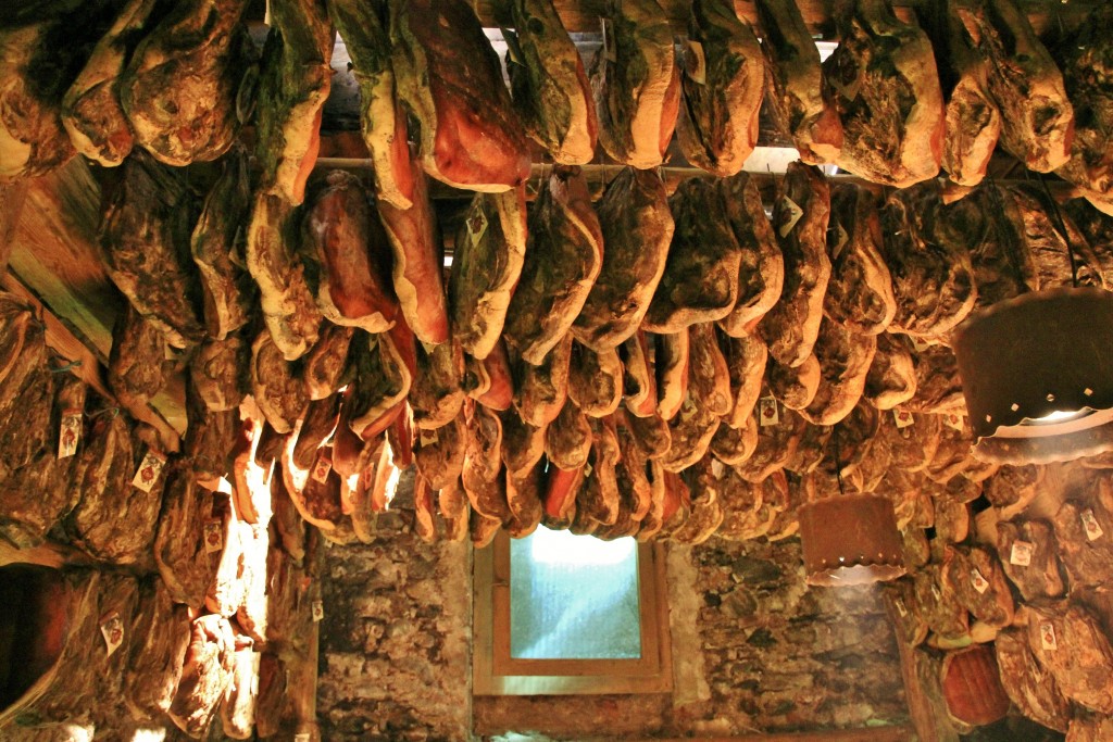 Foto: Tienda de embutidos - Brunico - Bruneck (Trentino-Alto Adige), Italia