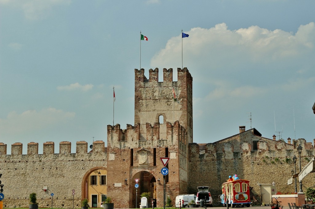 Foto: Muralla - Soave (Veneto), Italia
