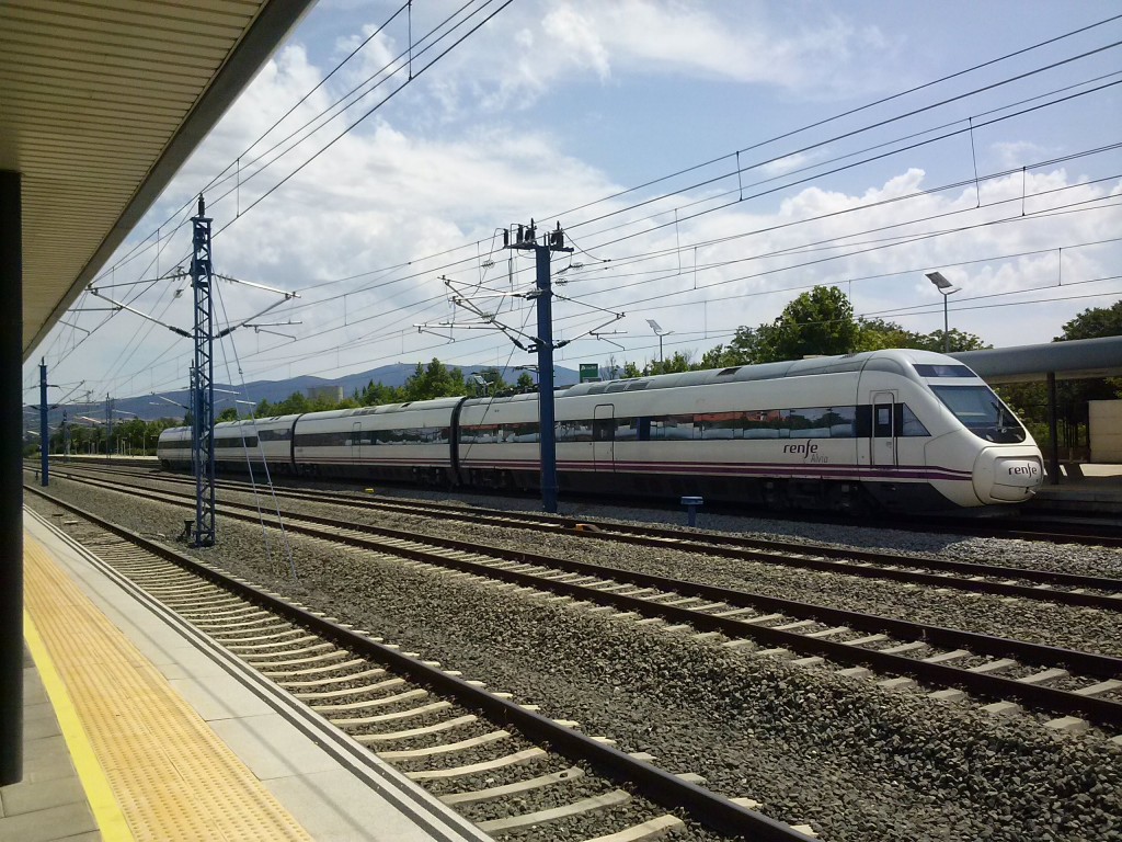 Foto: ALVIA con destino a Barcelona - Calatayud (Zaragoza), España