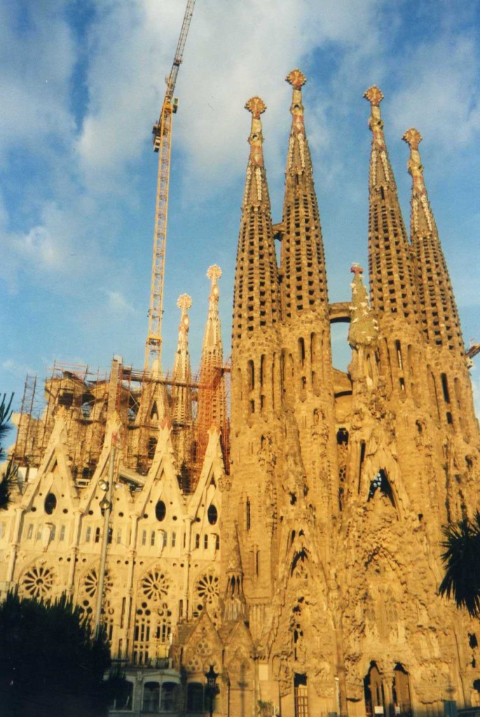 Foto: La Sagrada Familia en 2005 - Barcelona (Zaragoza), España