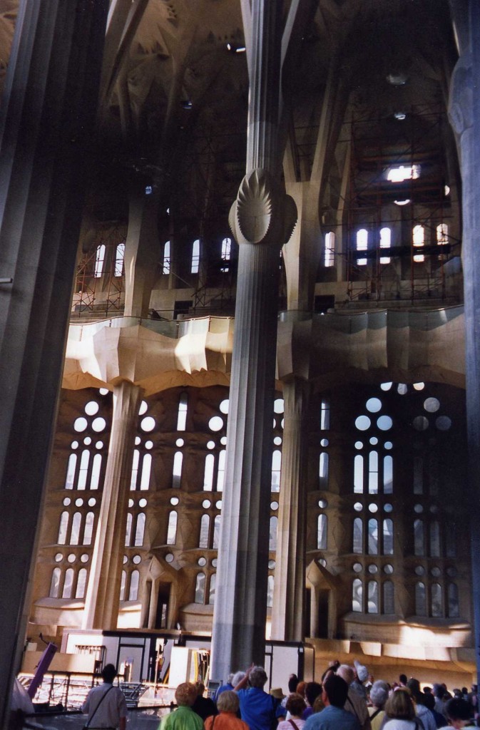 Foto: La Sagrada Familia en 2005 - Barcelona (Zaragoza), España