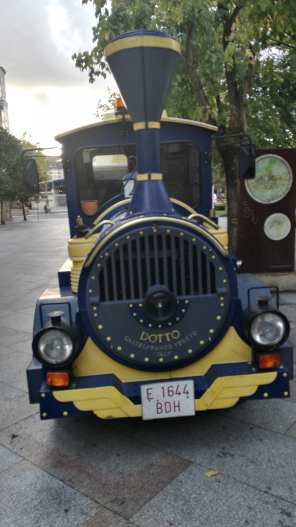 Foto: Tren turístico - Ourense (Galicia), España