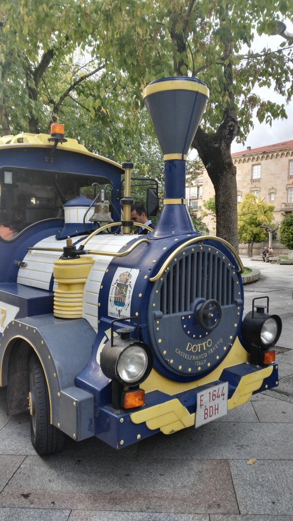 Foto: Tren turístico - Ourense (Galicia), España