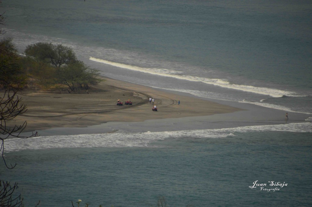 Foto de Playa Leona (Puntarenas), Costa Rica