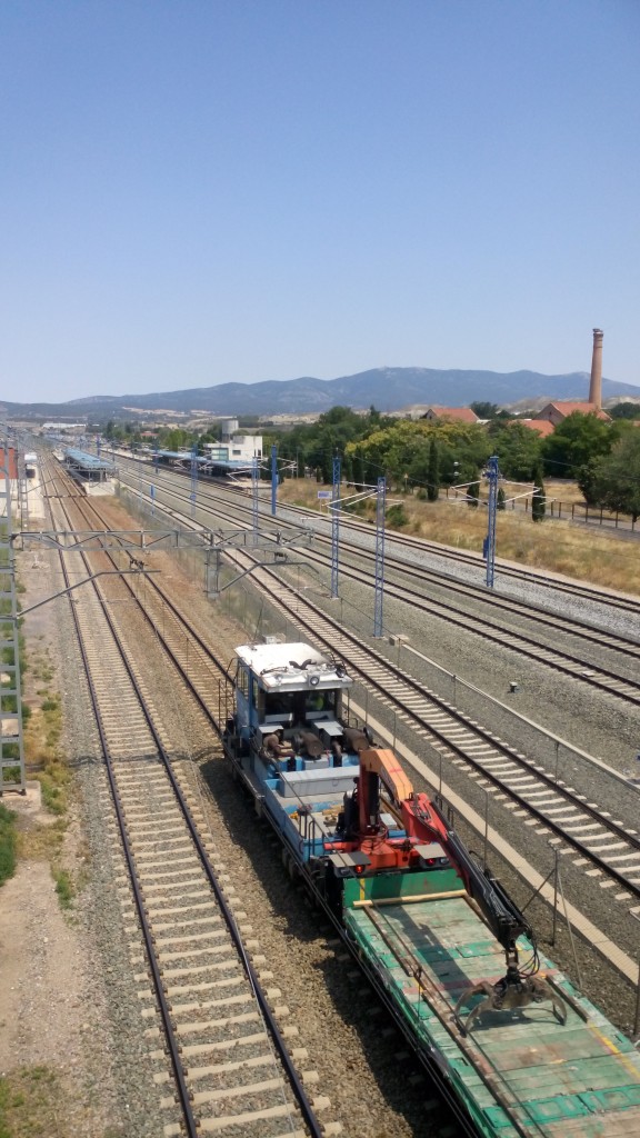 Foto: Tren de mantenimiento en vía de ancho ibérico - Calatayud (Zaragoza), España