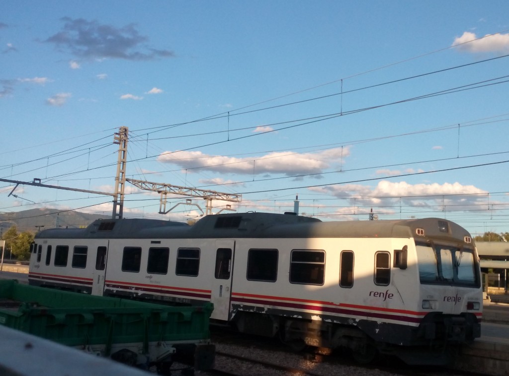 Foto: Automotor diesel para servicios regionales - Calatayud (Zaragoza), España