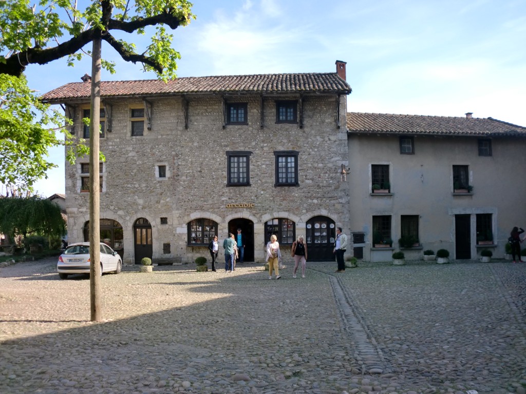 Foto de Perouges (Bourgogne), Francia