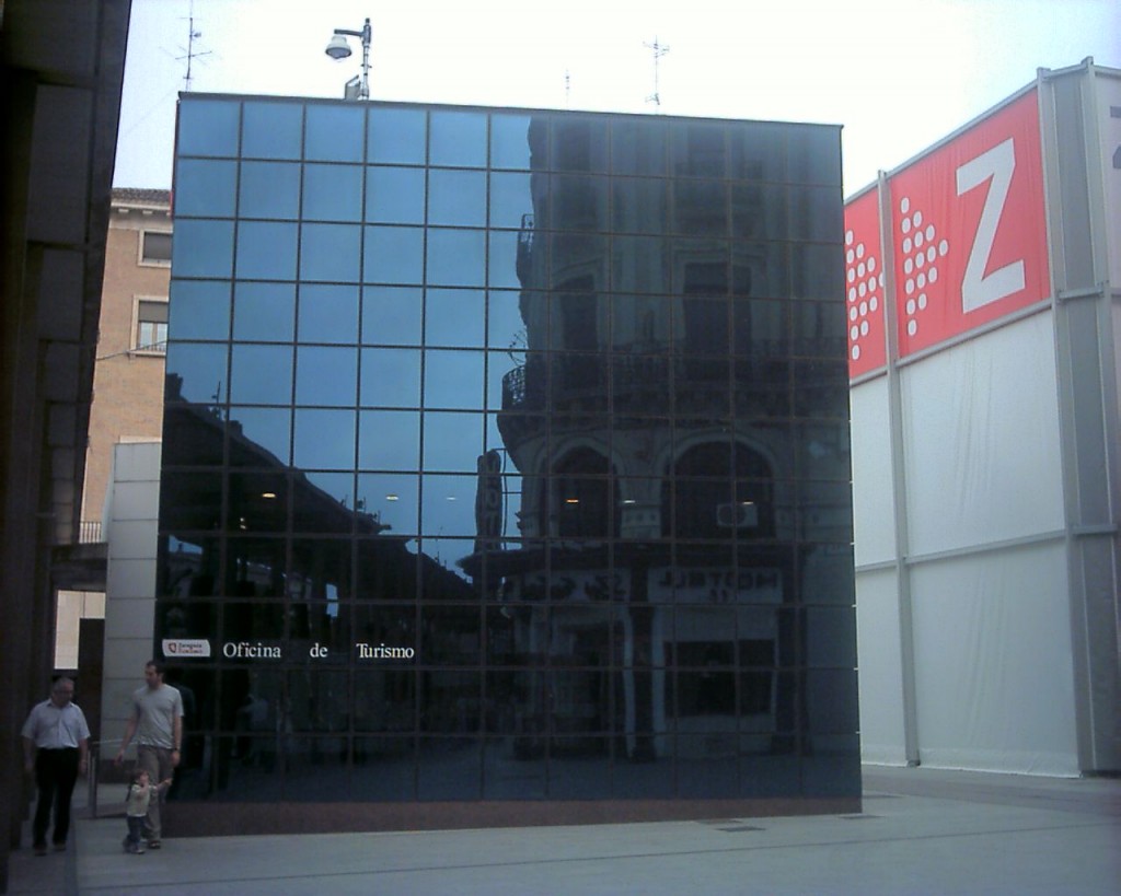 Foto: Oficina de turismo en la Plaza del Pilar - Zaragoza (Aragón), España