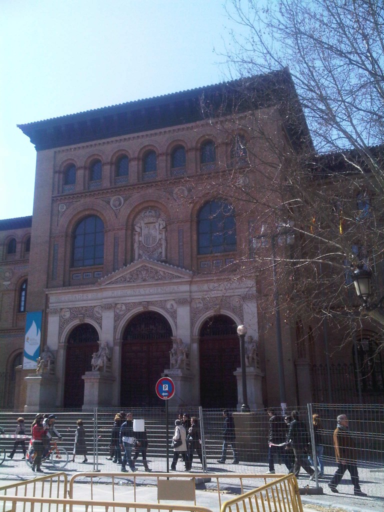Foto: Antigua facultad de medicina - Zaragoza (Aragón), España