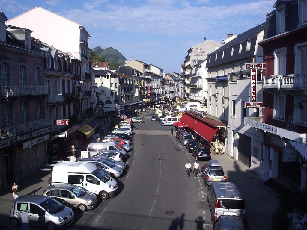 Foto: Calles de Lourdes - Lourdes (Aquitaine), Francia