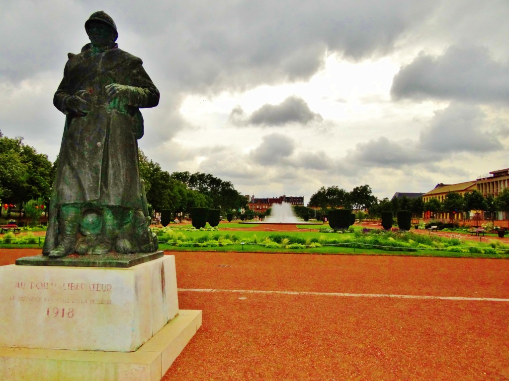 Foto: Le Poilu Libérateur - Metz (Lorraine), Francia