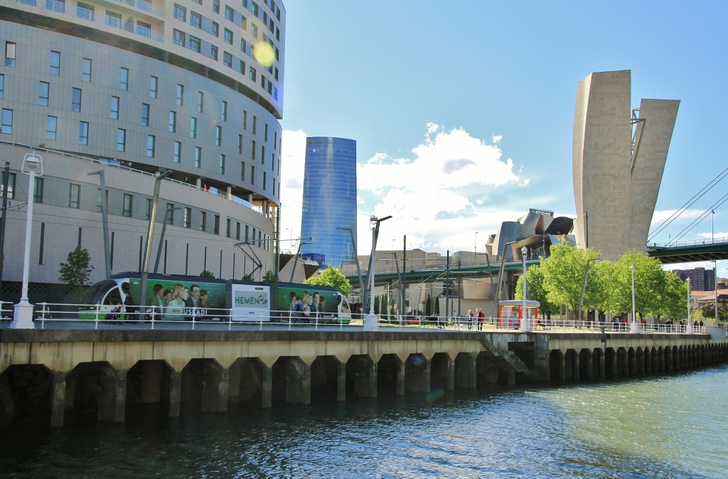 Foto: Navegando por la Ria de Bilbao - Bilbao (Vizcaya), España