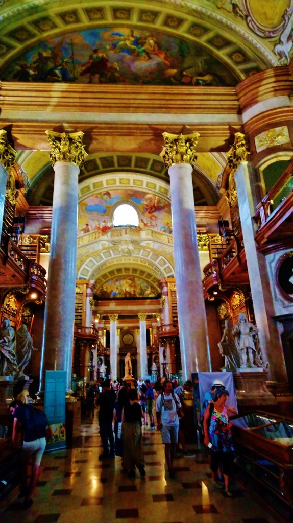 Foto: Prunksaal der Österreichischen Nationalbibliothek - Wien (Vienna), Austria