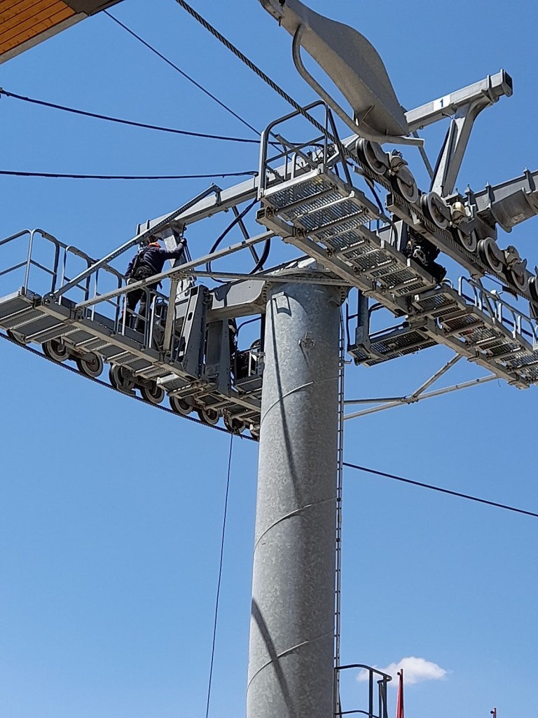 Foto: Hombres trabajando - Ciudad de Oruro (Oruro), Bolivia