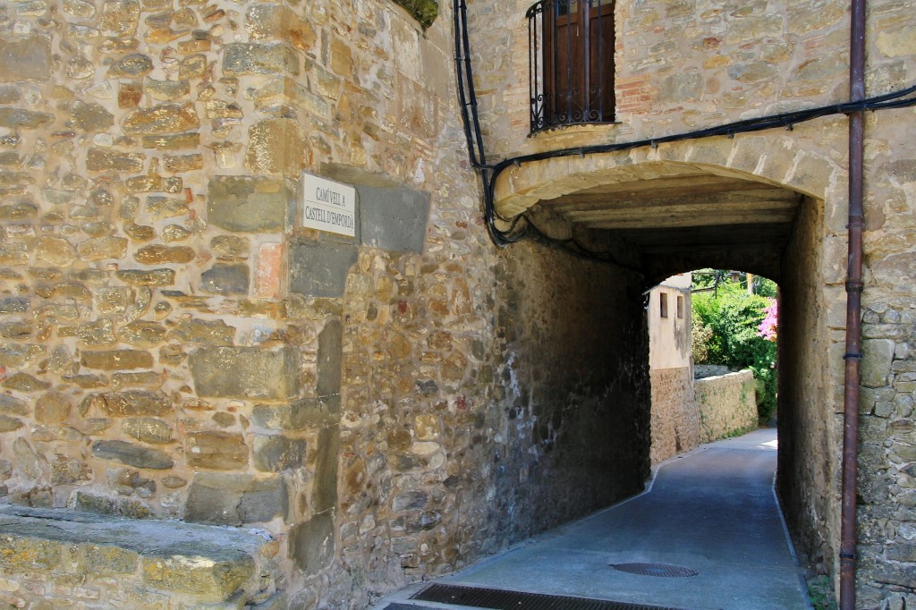 Foto: Centro histórico - Ullastret (Girona), España