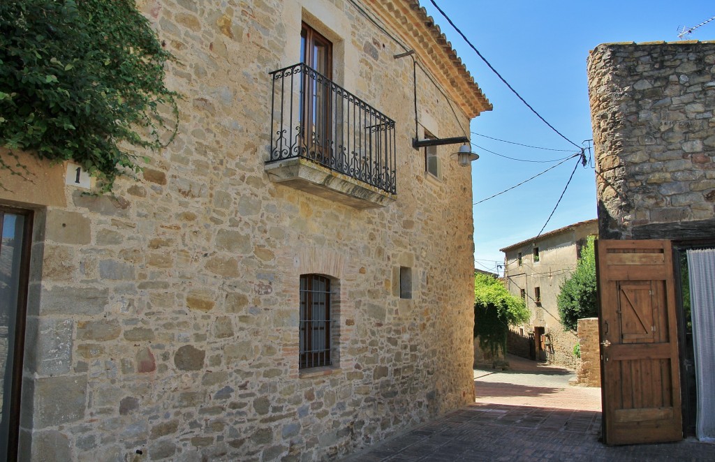 Foto: Centro histórico - Ullastret (Girona), España