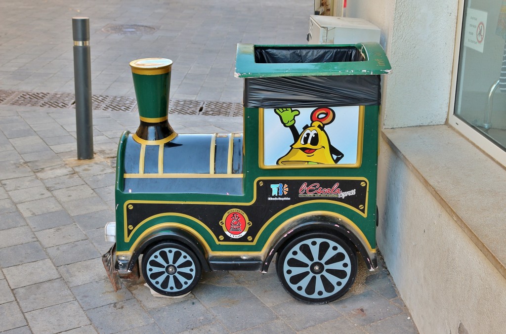 Foto: Papelera - L´Escala (Girona), España