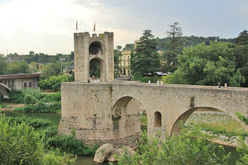 Foto: Centro histórico - Besalú (Girona), España
