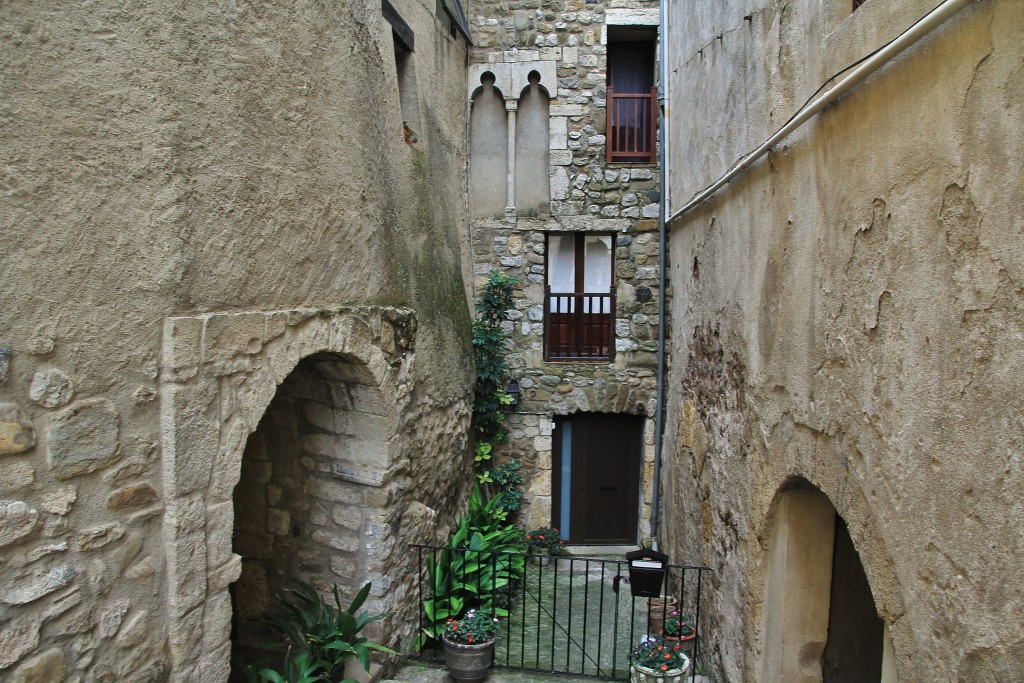 Foto: Centro histórico - Besalú (Girona), España