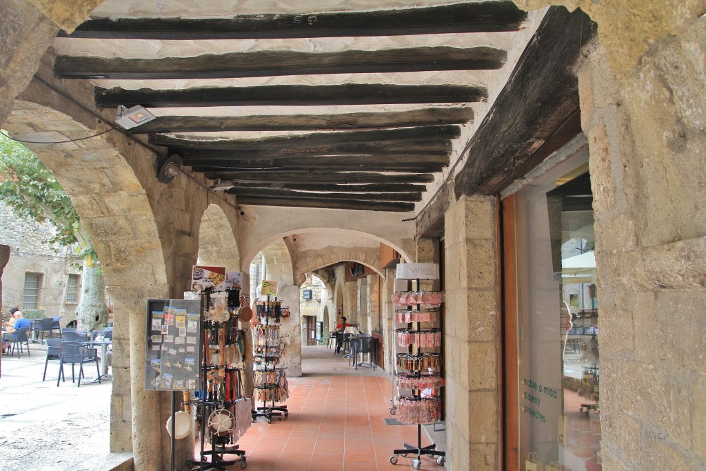 Foto: Centro histórico - Besalú (Girona), España