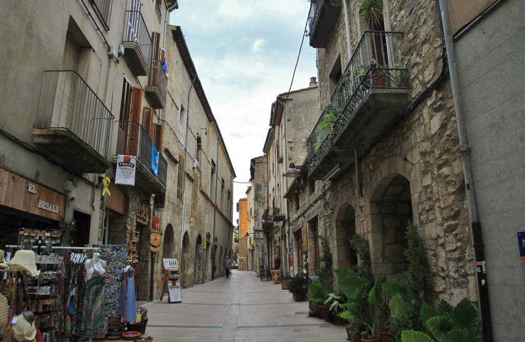 Foto: Centro histórico - Besalú (Girona), España