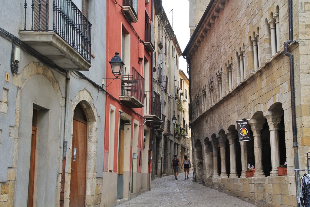 Foto: Centro histórico - Besalú (Girona), España