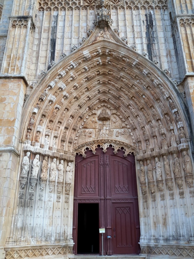 Foto: Porta Principal - Batalha, Portugal
