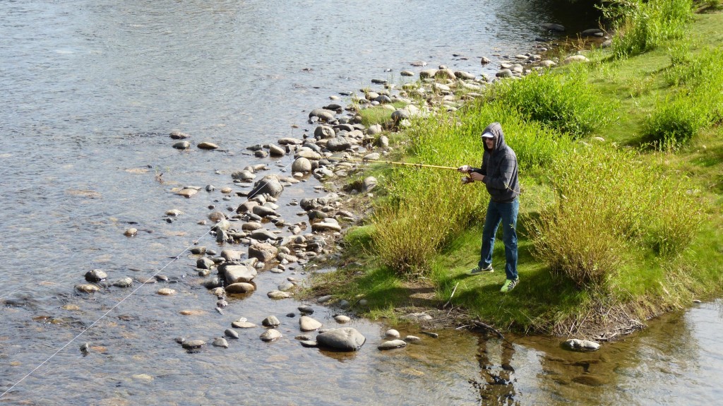Foto: Pesca en el Río Aluminé. - Aluminé (Neuquén), Argentina