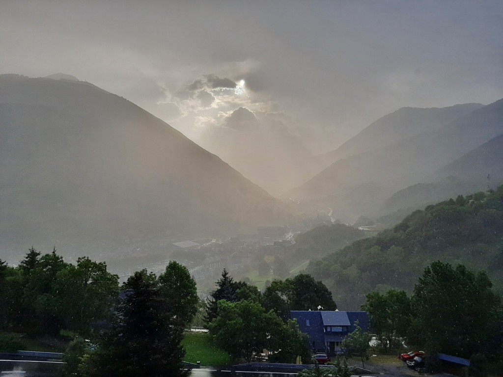 Foto: Vista del Valle de Arán - Vielha (Cataluña), España