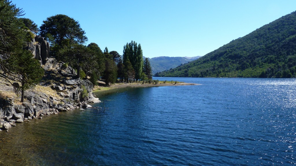 Foto: Lago Rucachoroi - Aluminé (Neuquén), Argentina