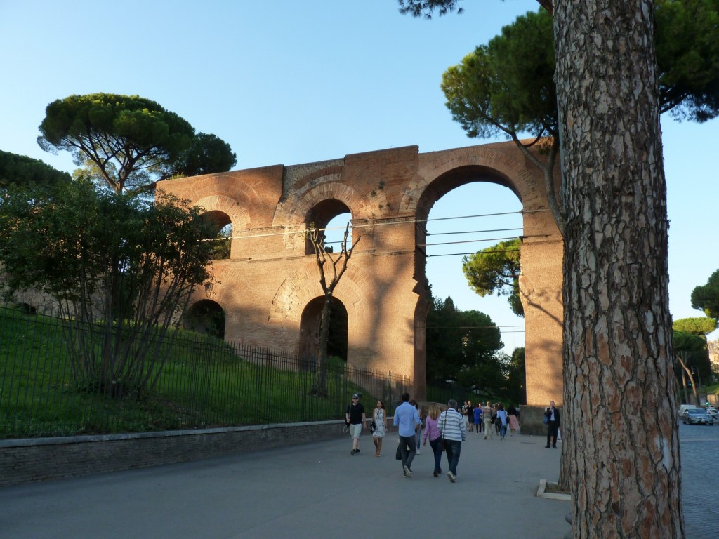 Foto: Acueducto - Roma (Latium), Italia