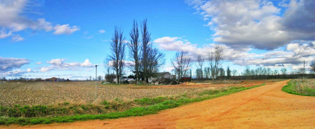 Foto: La casita del cruce - Zuares del Páramo (Castilla y León), España