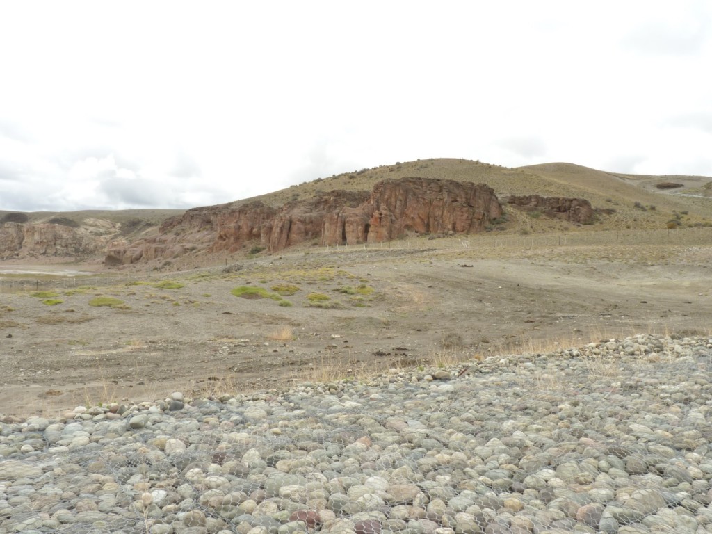 Foto: Camino desde Perito Moreno hacia la Cueva de las Manos - Perito Moreno (Santa Cruz), Argentina