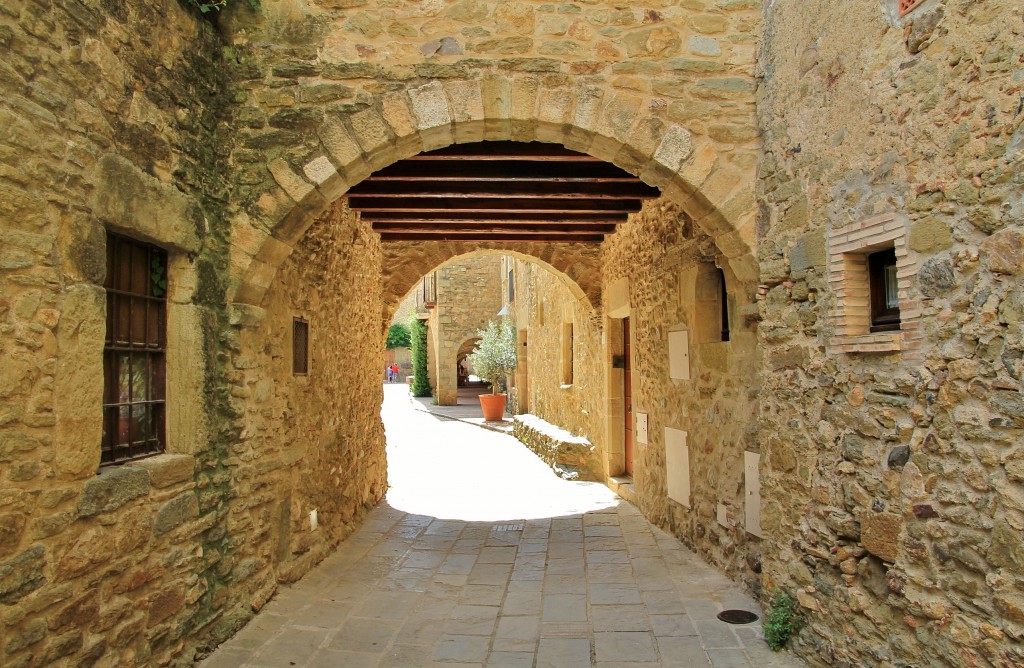 Foto: Centro histórico - Monells (Girona), España