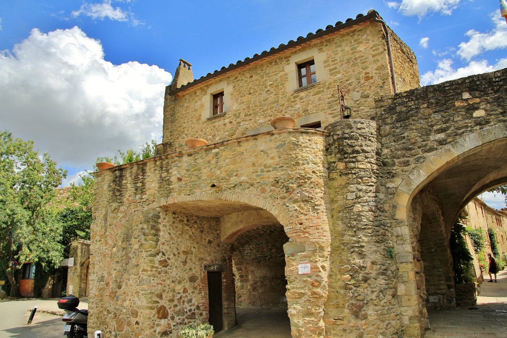 Foto: Centro histórico - Monells (Girona), España