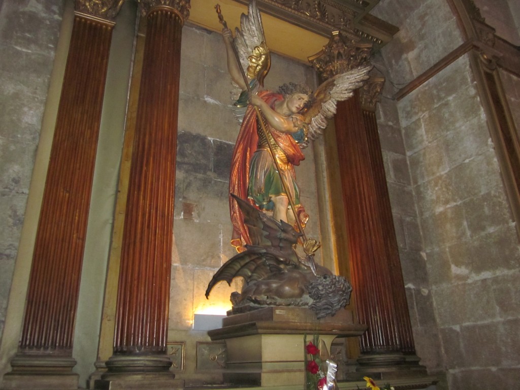 Foto: Imagen de San Jorge y el dragón en el interior de la catedral - Santiago (Región Metropolitana), Chile