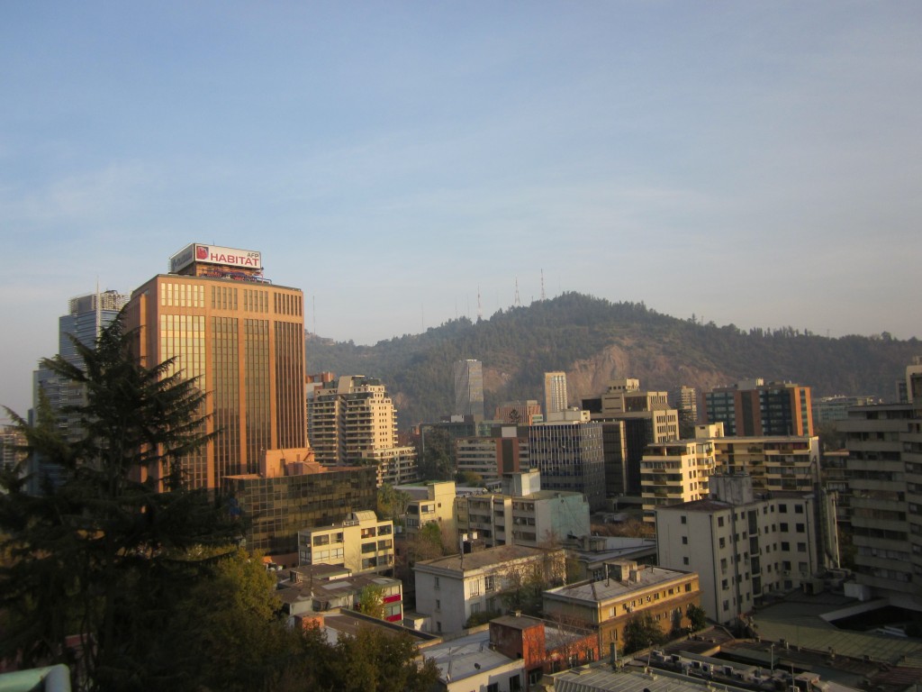 Foto: Zona de Providencia y detrás la cordillera - Santiago (Región Metropolitana), Chile