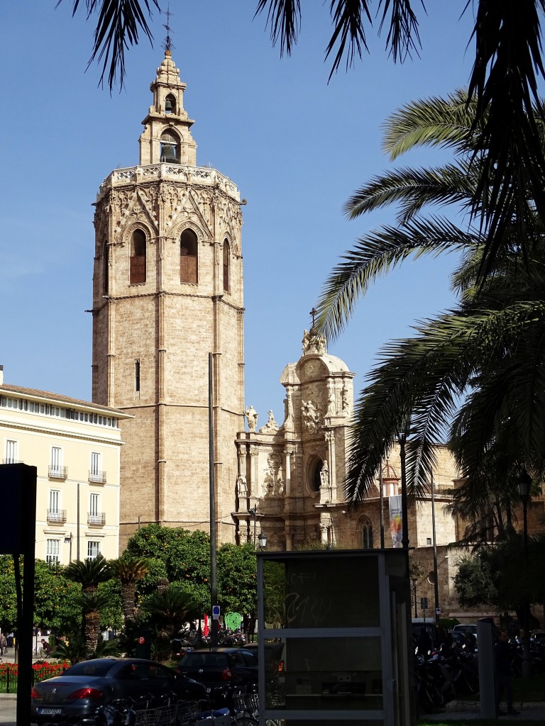 Foto: Torre del Miguelete y puerta de hierros - Valencia (València), España