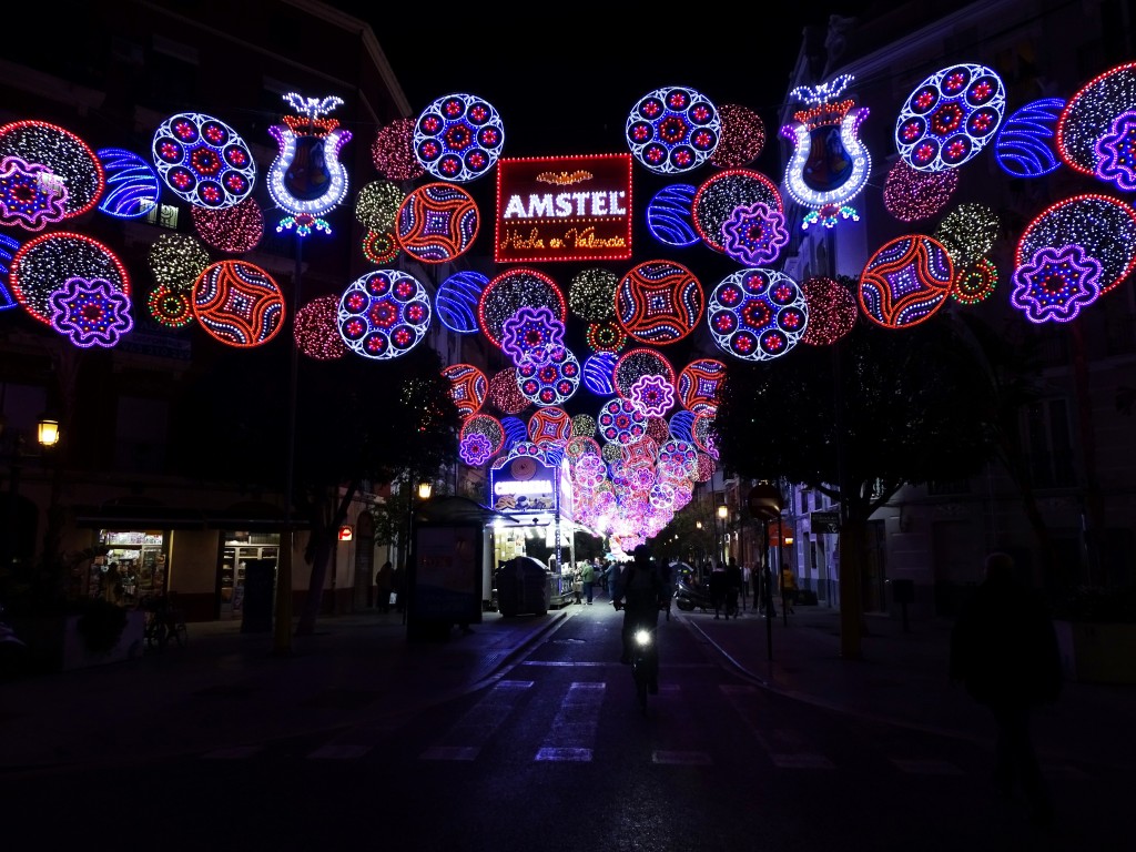 Foto: Iluminación C/. Sueca - Valencia (València), España