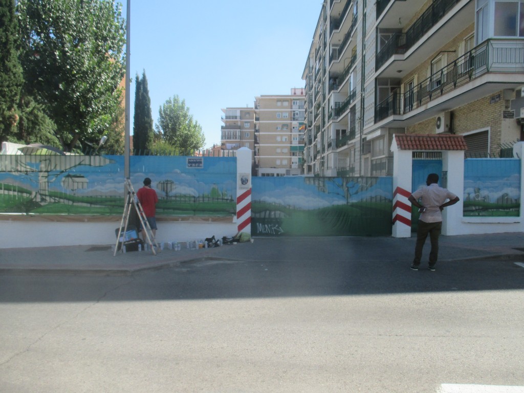 Foto: Realizando una pintura mural - Madrid (Comunidad de Madrid), España