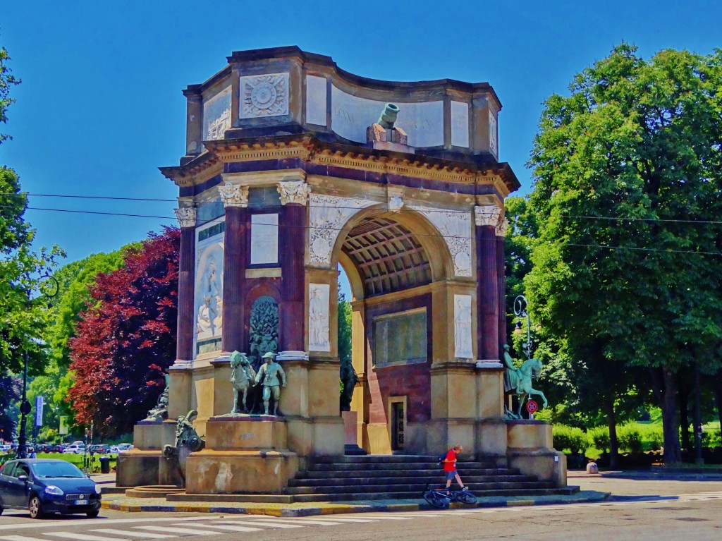 Foto: Arco Monumentale all Arma di Artiglieria - Torino (Piedmont), Italia
