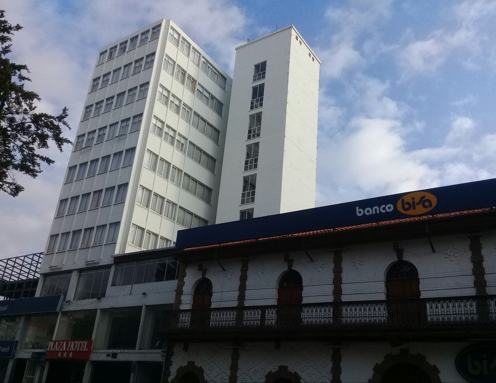Foto: Calle Adolfo Mier. - Ciudad de Oruro (Oruro), Bolivia